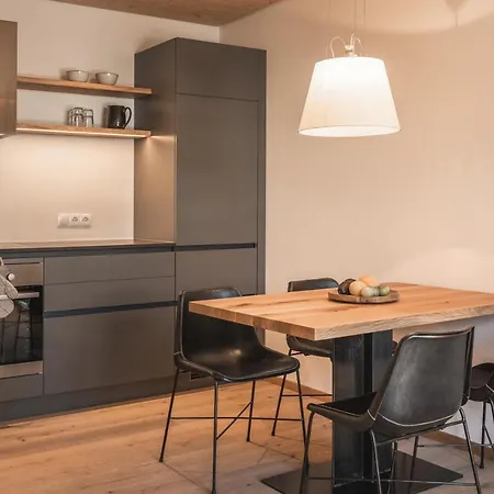 Chesa Pale Apartment