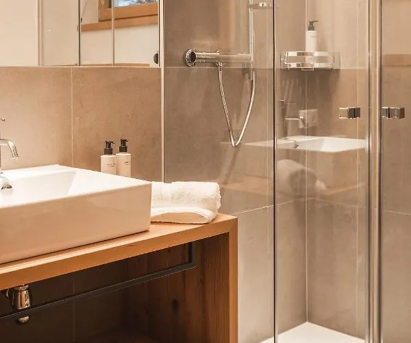 Chesa Pale Apartment *